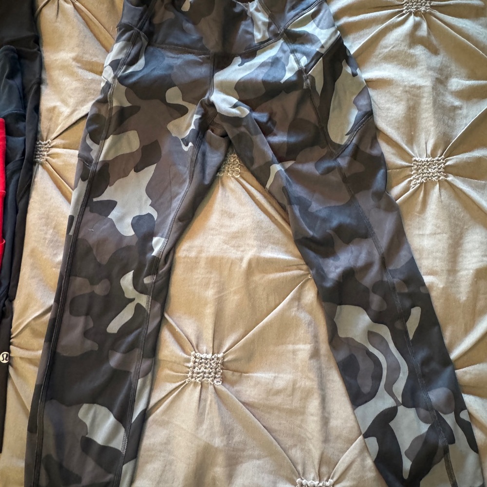 Athleta Black and Gray Camouflage Leggings